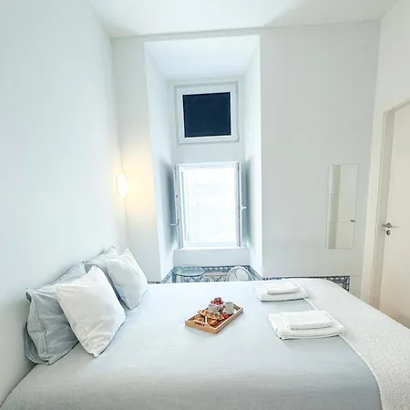 Privativo Com Banheiro Compartilhado Homestay Lisbon